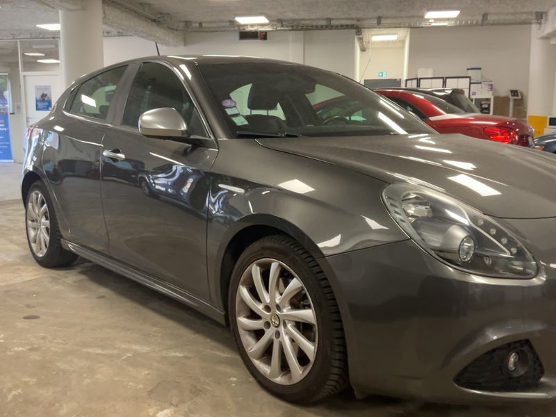 Alfa Romeo Giulietta 1.4 Turbo Turismo — zdjęcie 8