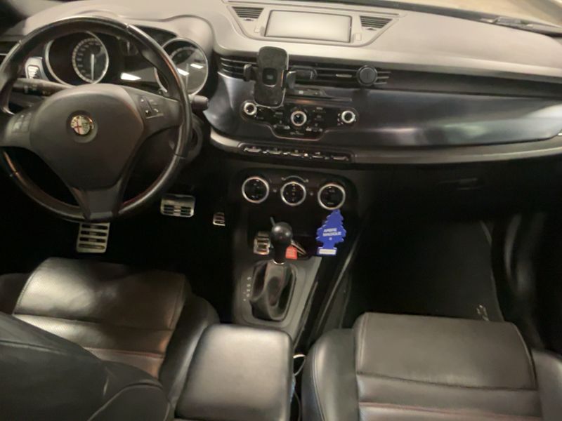Alfa Romeo Giulietta 1.4 Turbo Turismo — zdjęcie 12