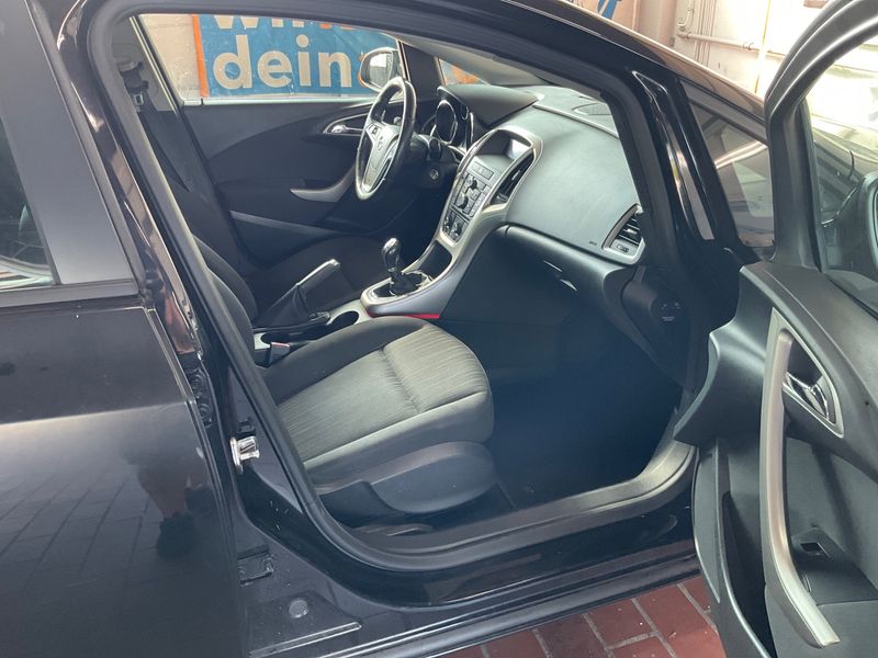 Opel Astra 1.4 Turbo Design Edition — zdjęcie 3