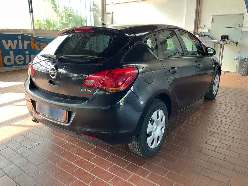 Opel Astra 1.4 Turbo Design Edition — zdjęcie 2