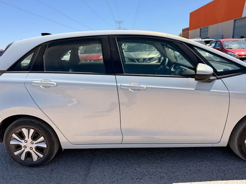 Honda Jazz 1.5 i-MMD Hybrid Elegance — zdjęcie 7