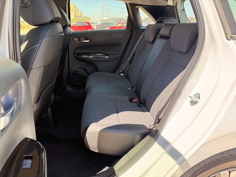 Honda Jazz 1.5 i-MMD Hybrid Elegance — zdjęcie 14