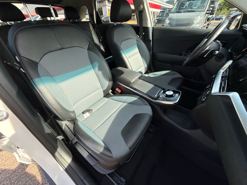 Kia Niro electric drive 150 kW Style — zdjęcie 18