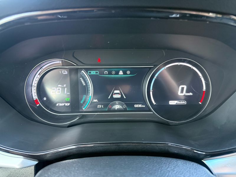 Kia Niro electric drive 150 kW Style — zdjęcie 12