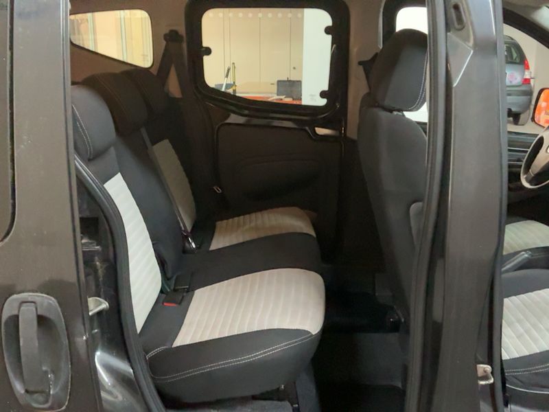 Fiat Qubo 1.3 JTD Trekking — zdjęcie 14