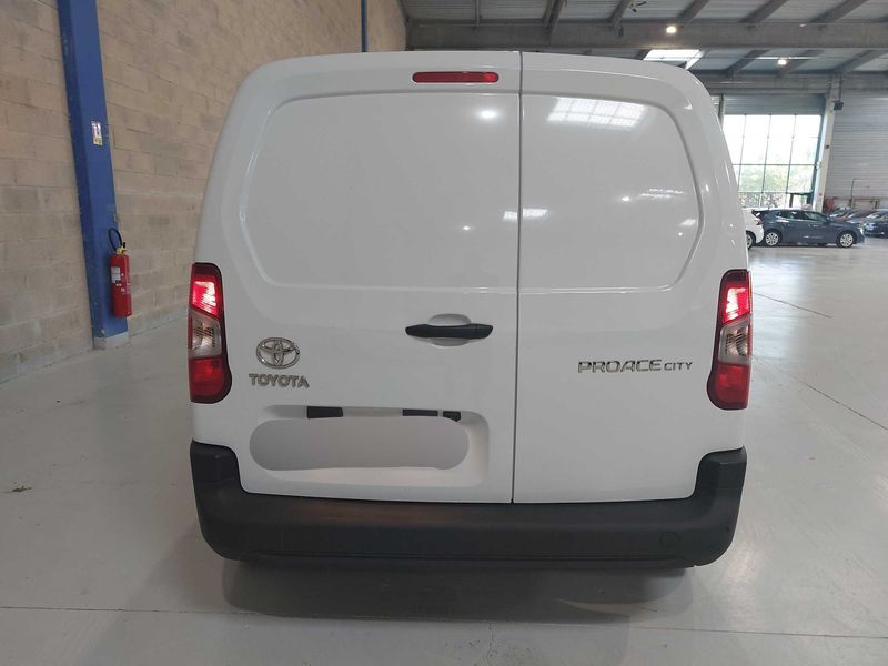 Toyota ProAce City 1.5 D-4D L1 Comfort — zdjęcie 4