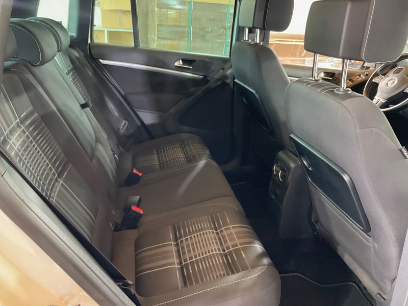 Volkswagen Tiguan 2.0 TDI Lounge Track & Style 4Motion BlueMotion Tech — zdjęcie 14