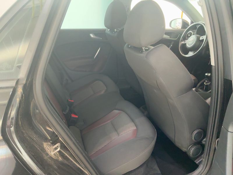 Audi A1 Sportback 1.6 TDI Ambition 2014 – снимка 19