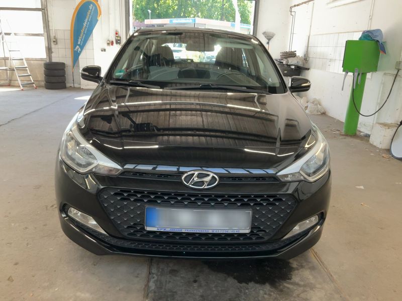 Hyundai i20 1.2 Trend blue — zdjęcie 9
