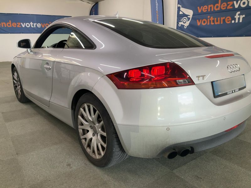 Audi TT 1.8 TFSI Coupe — zdjęcie 3