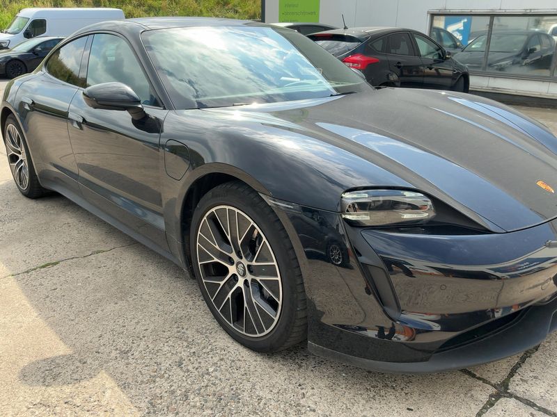 Porsche Taycan Basis — zdjęcie 8