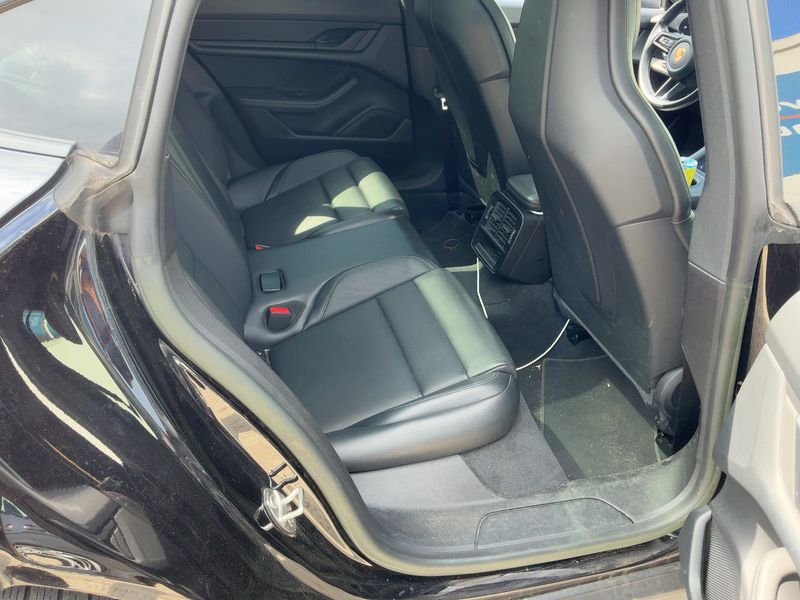 Porsche Taycan Basis — zdjęcie 14