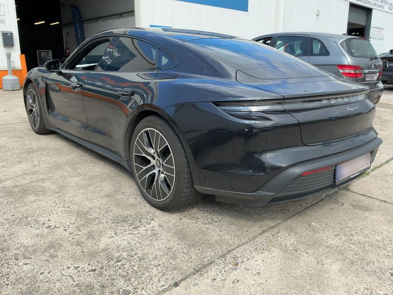 Porsche Taycan Basis — zdjęcie 3