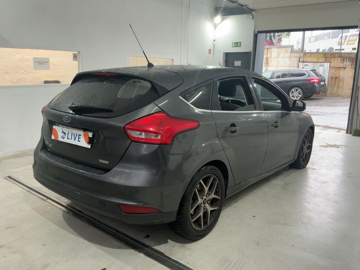 Ford Focus 2016 — photo 9
