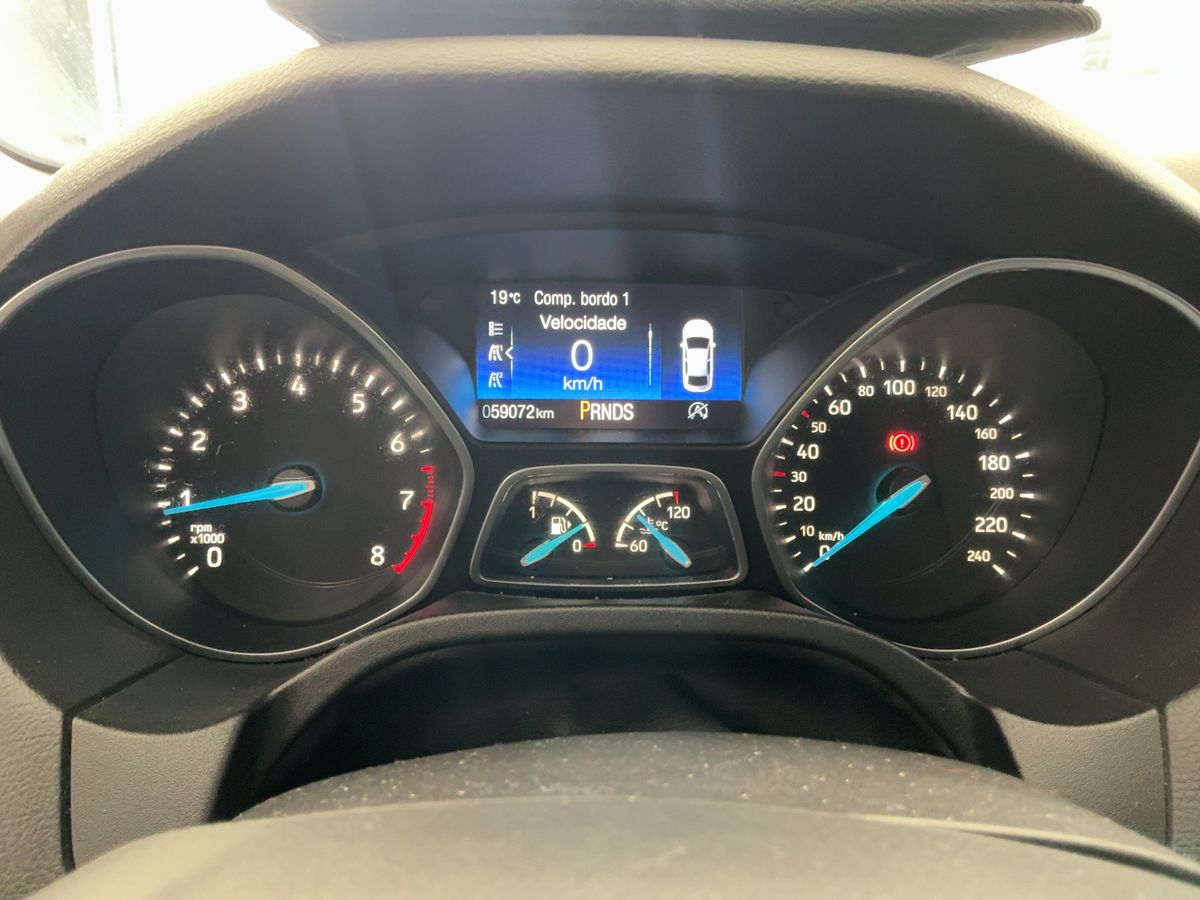Ford Focus 2016 — photo 19