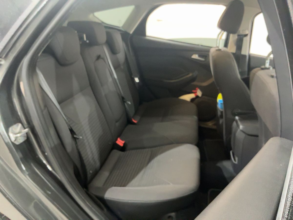 Ford Focus 2016 — photo 20