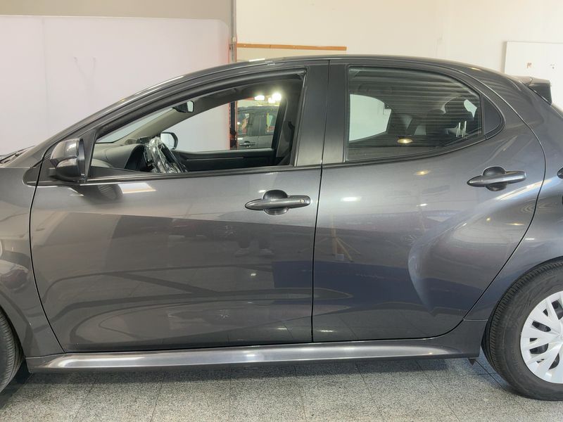 Toyota Yaris 1.5 Hybrid Active Drive 2022 – снимка 4