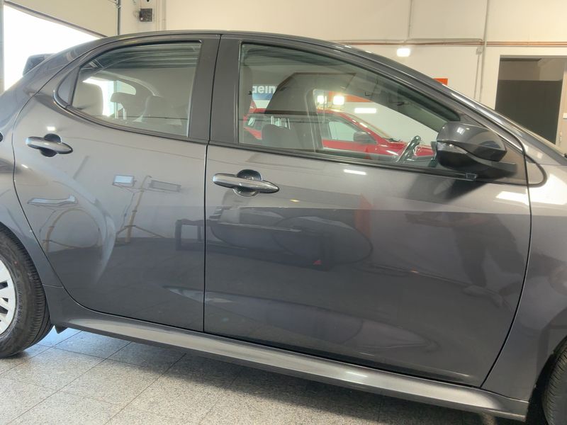 Toyota Yaris 1.5 Hybrid Active Drive 2022 – снимка 10