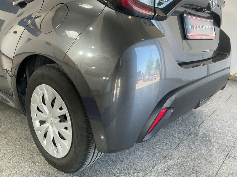 Toyota Yaris 1.5 Hybrid Active Drive 2022 – снимка 27