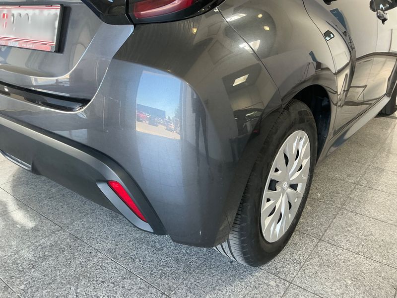 Toyota Yaris 1.5 Hybrid Active Drive 2022 – снимка 29