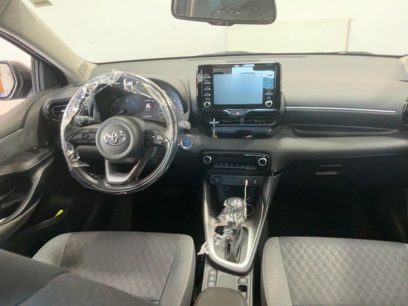 Toyota Yaris 1.5 Hybrid Active Drive 2022 – снимка 17