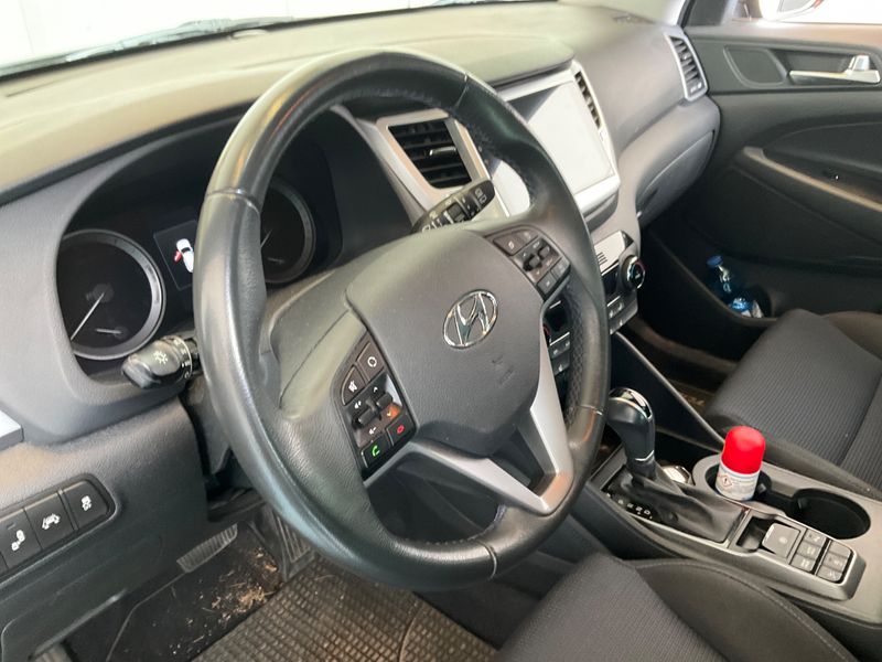 Hyundai Tucson 1.7 CRDi Xpossible ISG 2WD 2016 – снимка 26