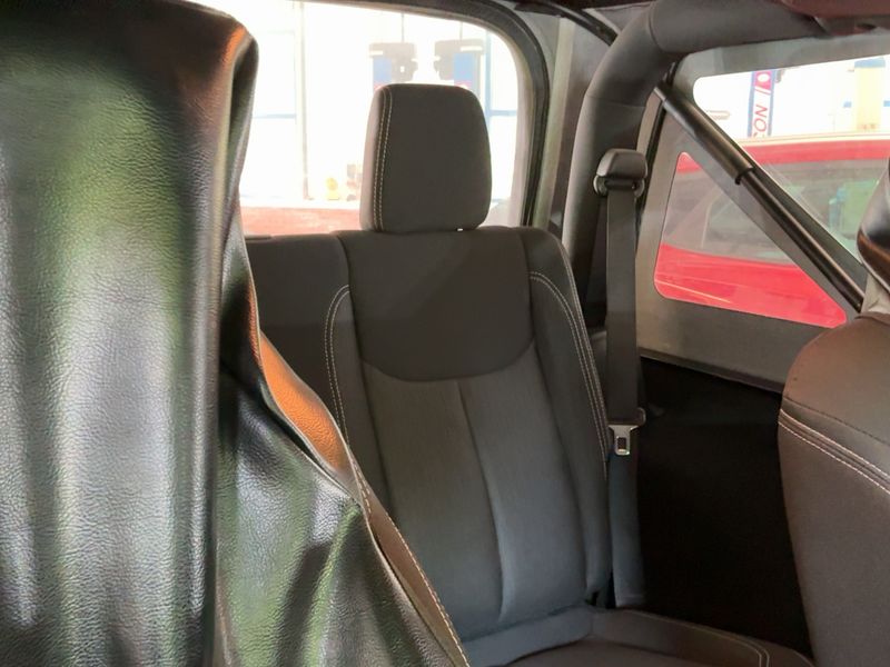 Jeep Wrangler Unlimited 2.8 CRD Sahara — zdjęcie 14