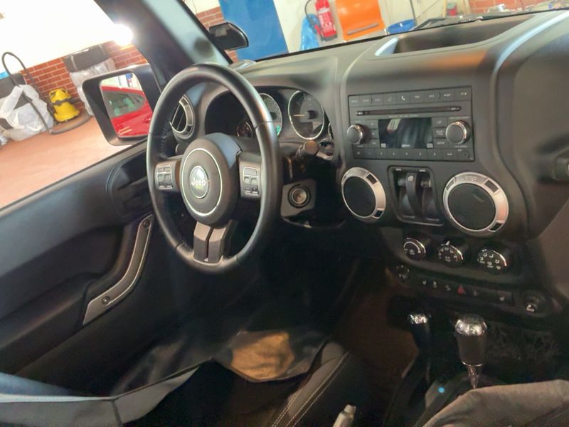 Jeep Wrangler Unlimited 2.8 CRD Sahara — zdjęcie 12