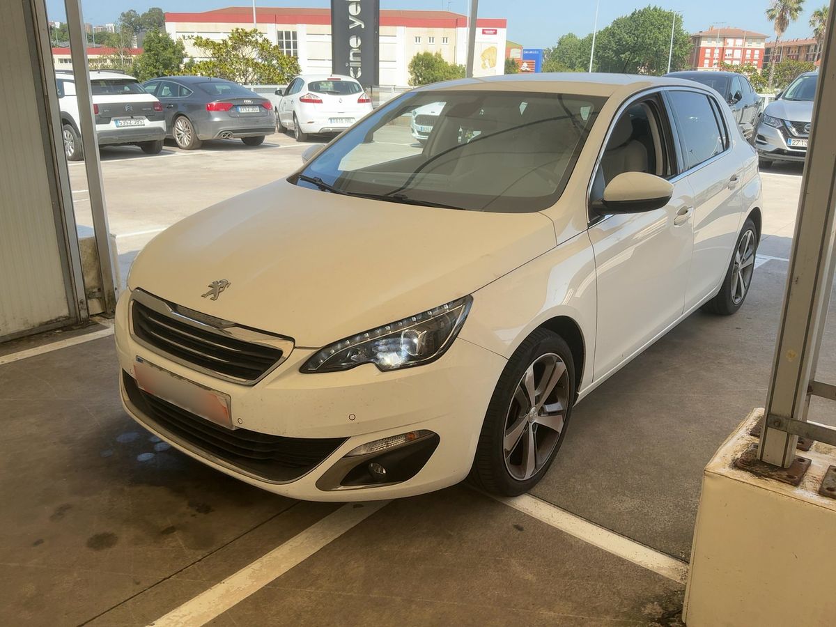 Peugeot 308 2016 — photo 1