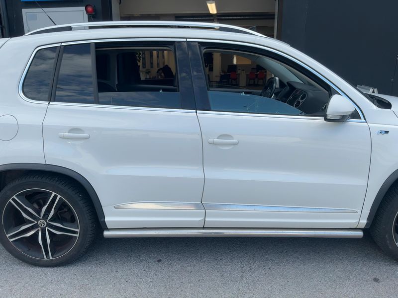 Volkswagen Tiguan 2.0 TDI Sport & Style 4Motion 2011 – снимка 10