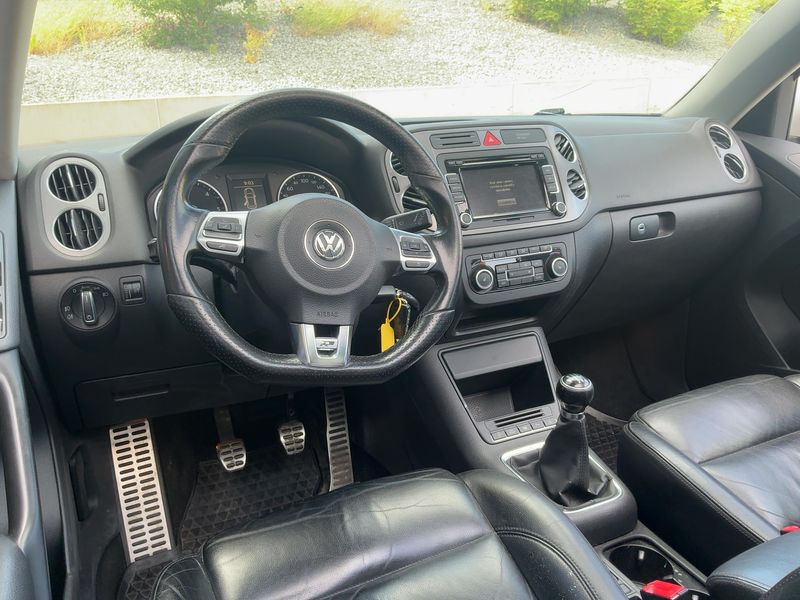 Volkswagen Tiguan 2.0 TDI Sport & Style 4Motion 2011 – снимка 18