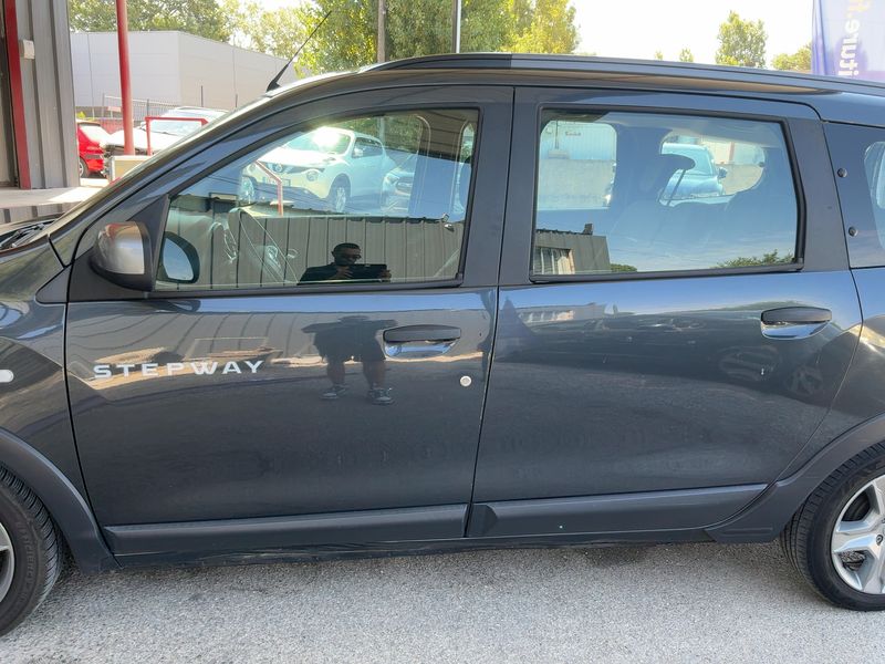 Dacia Lodgy 1.5 Blue dCi Stepway — zdjęcie 4