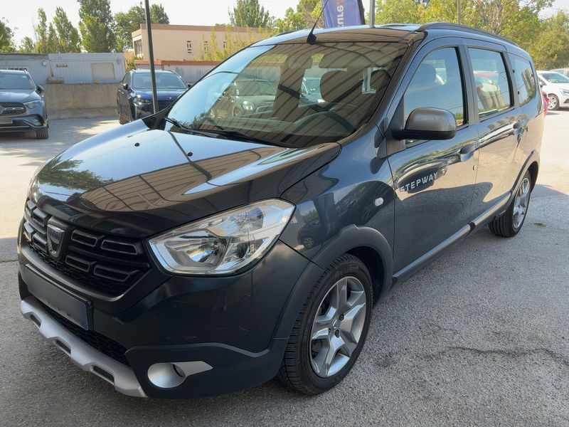 Dacia Lodgy 1.5 Blue dCi Stepway — zdjęcie 2