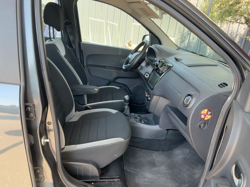 Dacia Lodgy 1.5 Blue dCi Stepway — zdjęcie 11