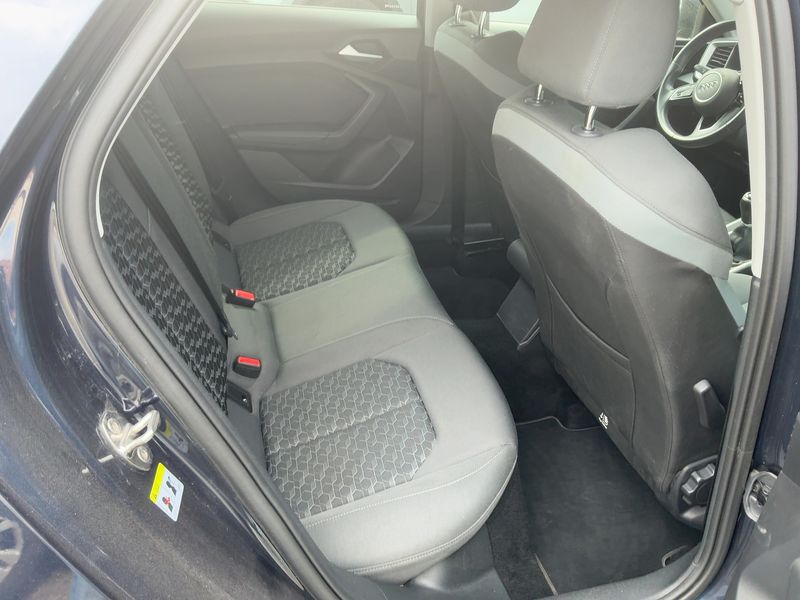 Audi A1 Sportback 25 TFSI Design — zdjęcie 14
