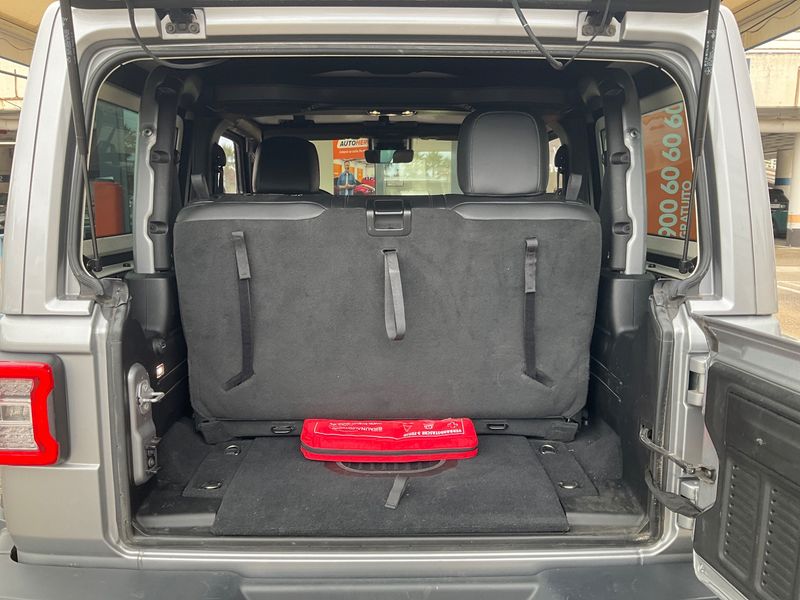 Jeep Wrangler 2.2 CRDi Sahara — zdjęcie 10