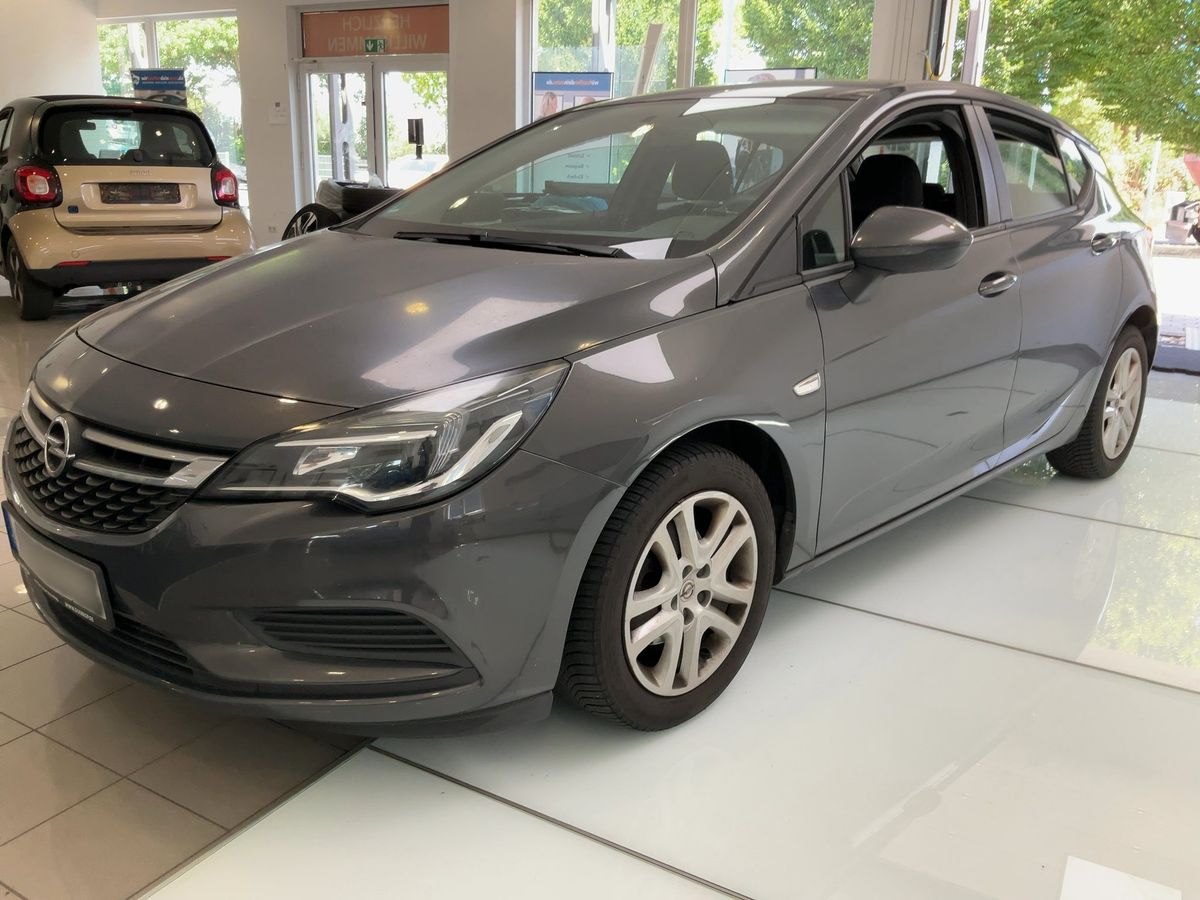 Opel Astra 2016 — photo 1