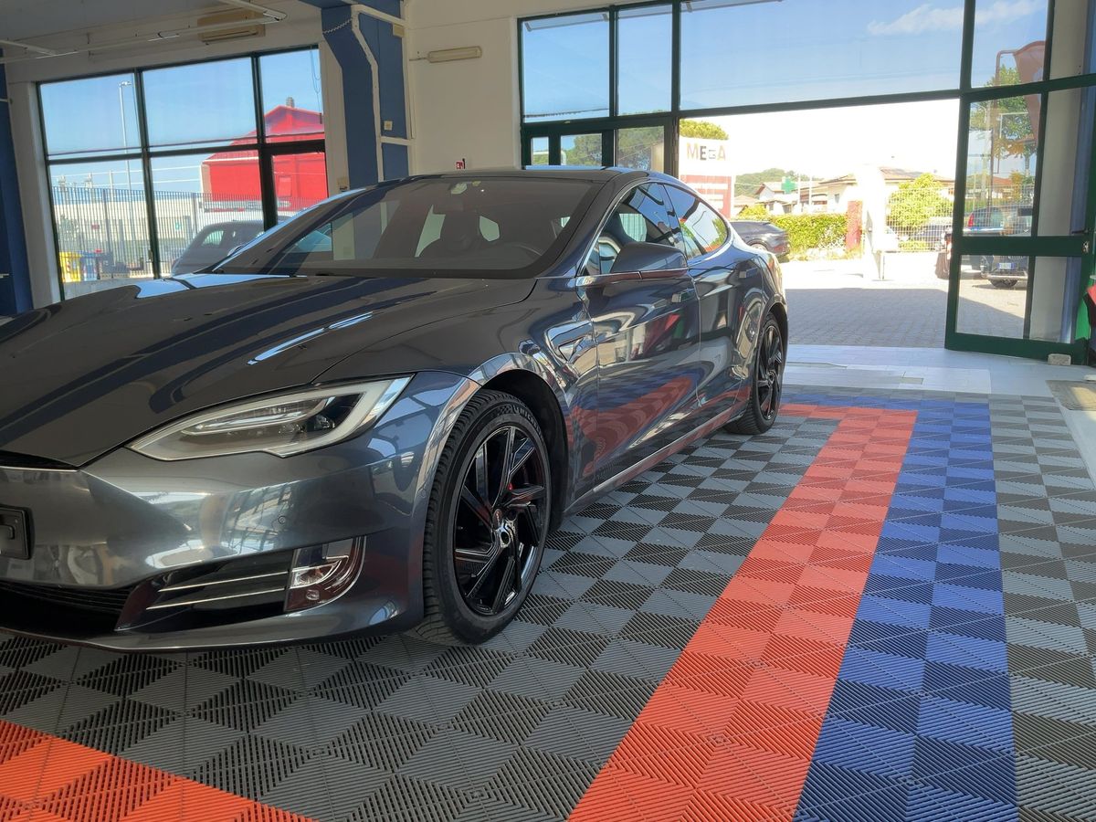 Tesla Model d'occasion