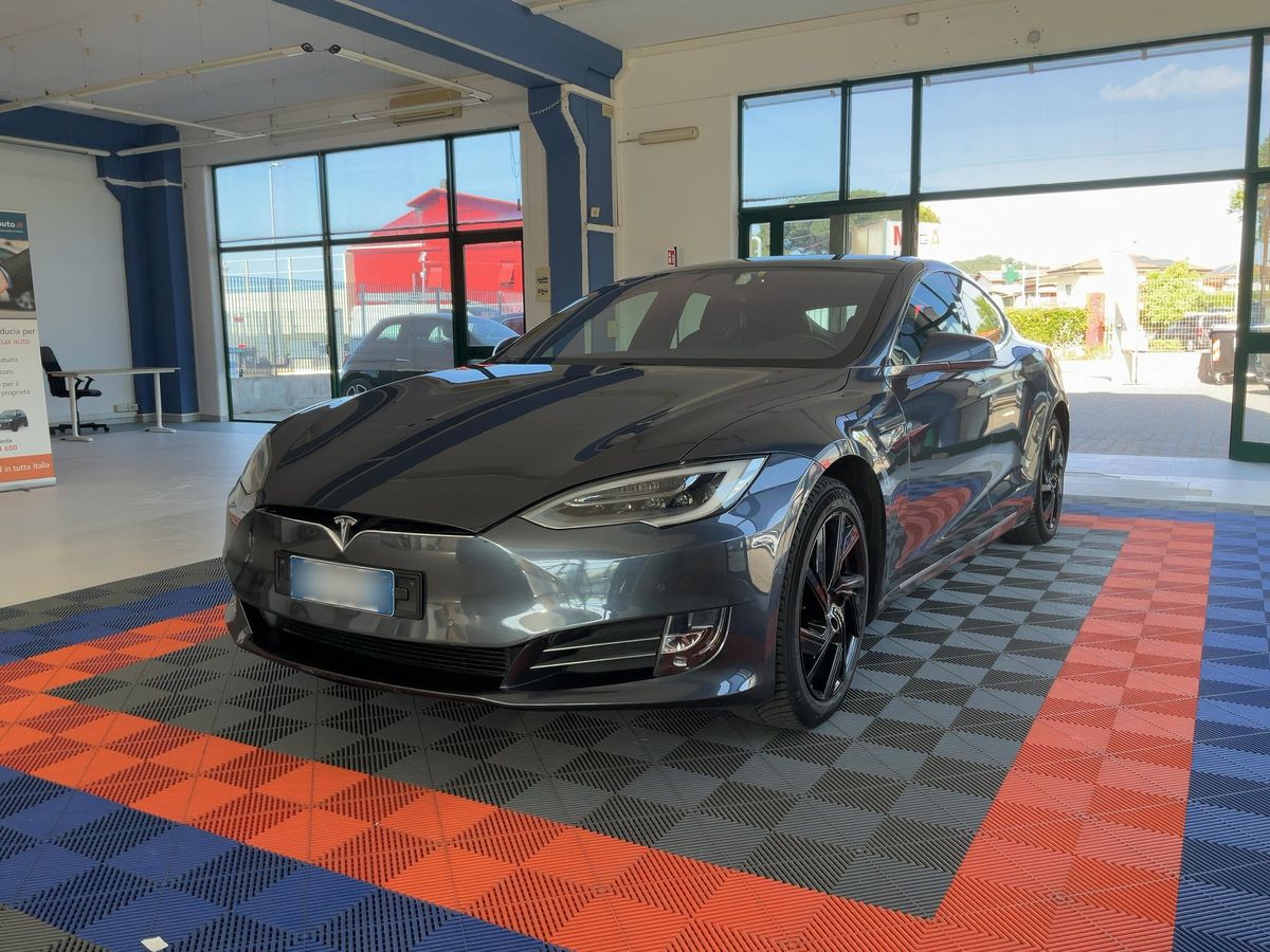 Tesla Model 2019