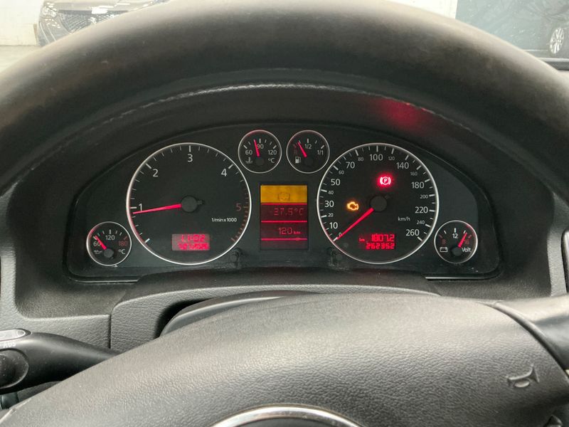 Audi A6 1.9 TDI Pack — zdjęcie 4