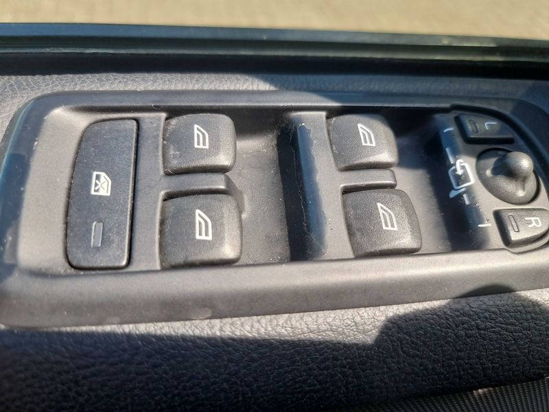Land Rover Discovery 4 5.0 V8 HSE Luxury Edition — zdjęcie 24