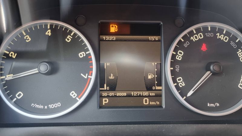Land Rover Discovery 4 5.0 V8 HSE Luxury Edition — zdjęcie 12