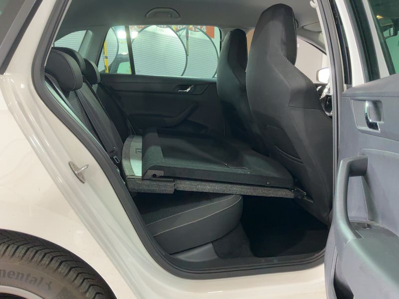 Skoda Rapid Spaceback 1.2 TSI Elegance — zdjęcie 14
