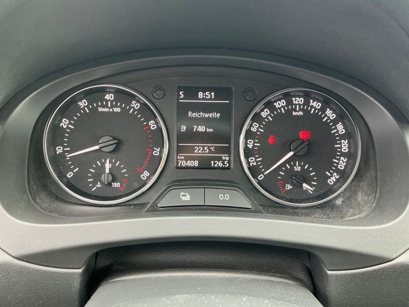 Skoda Rapid Spaceback 1.2 TSI Elegance — zdjęcie 13