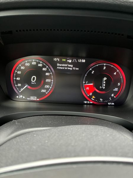 Volvo V90 2.0 D3 R-Design — zdjęcie 13