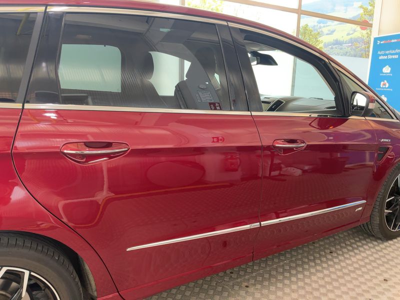 Ford S-Max 2.0 TDCi Vignale AWD — zdjęcie 7