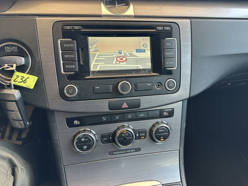 Volkswagen Passat 2.0 TDI Comfortline BlueMotion Tech — zdjęcie 13