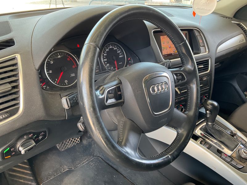 Audi Q5 2.0 TDI quattro 2012 – снимка 30