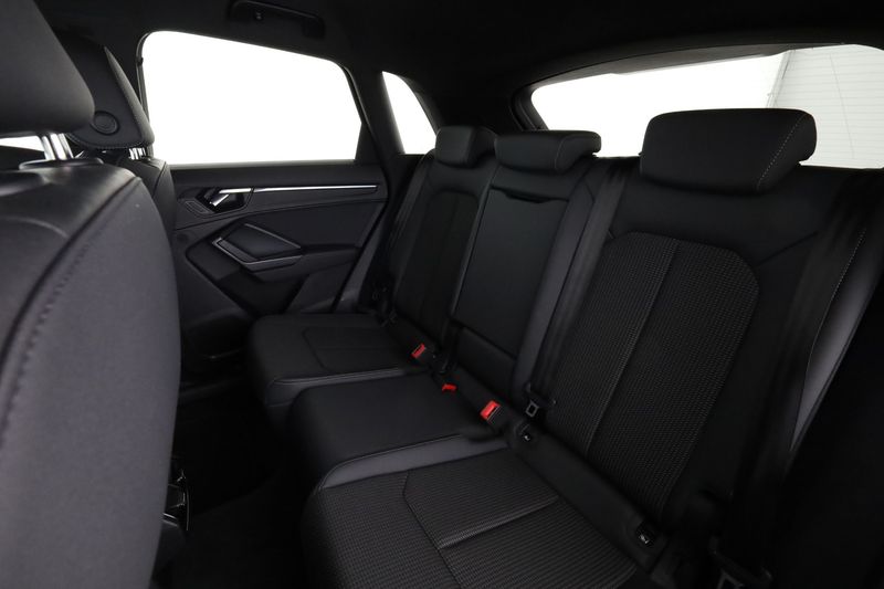 Audi Q3 35 TDI S line 2022 – снимка 19