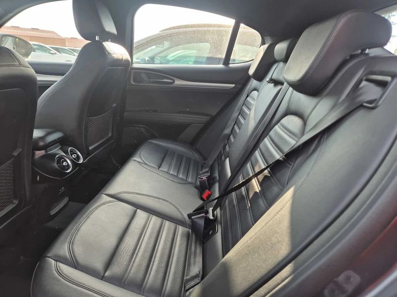 Alfa Romeo Stelvio 2.2 JTDM Veloce Q4 — zdjęcie 12